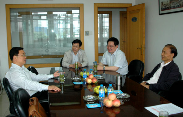 溧阳市委常委、常务副市长汤如军来金年会集团调研