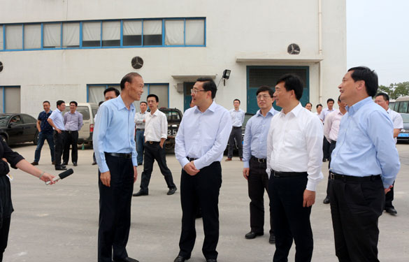 常州市市长费高云一行来金年会电缆督查西厂区三期工程建设