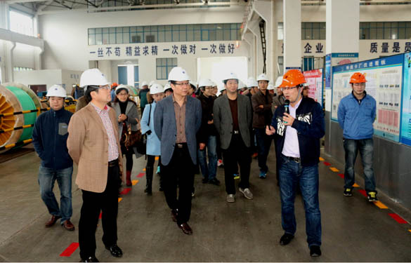 2015年11月21日，市光华高中党员、西席来金年会电缆旅行