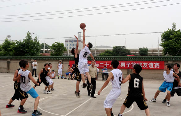 2015年5月28日，金年会电缆与二十八所举行篮球友谊赛