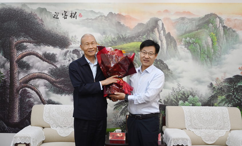 溧阳市委书记叶明华来金年会慰问“江苏省优异企业家”丁山华